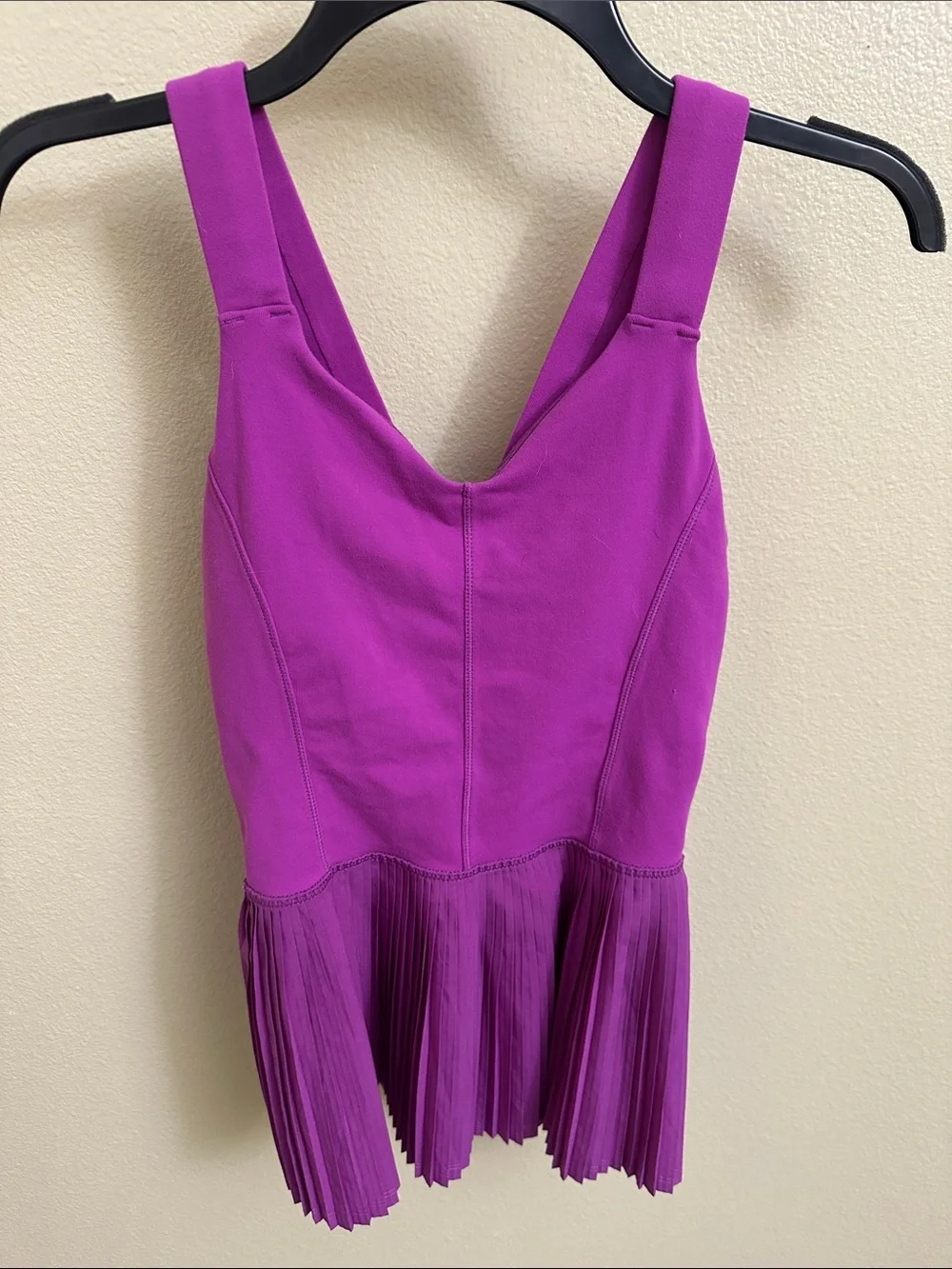 lululemon athletica Purple Pleated Hem Tank Top peplum see measurements - Picture 1 of 7